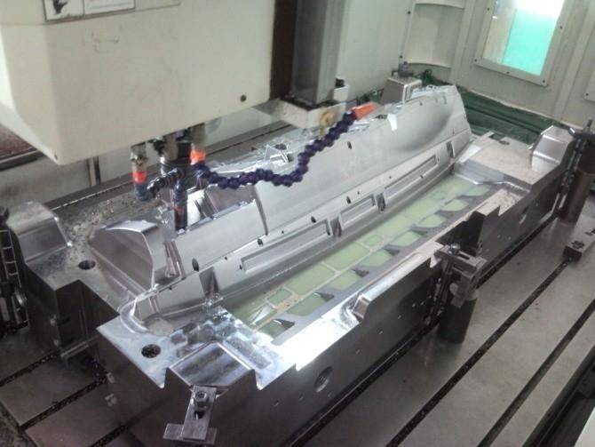 注塑模具使用導柱損傷怎么辦？